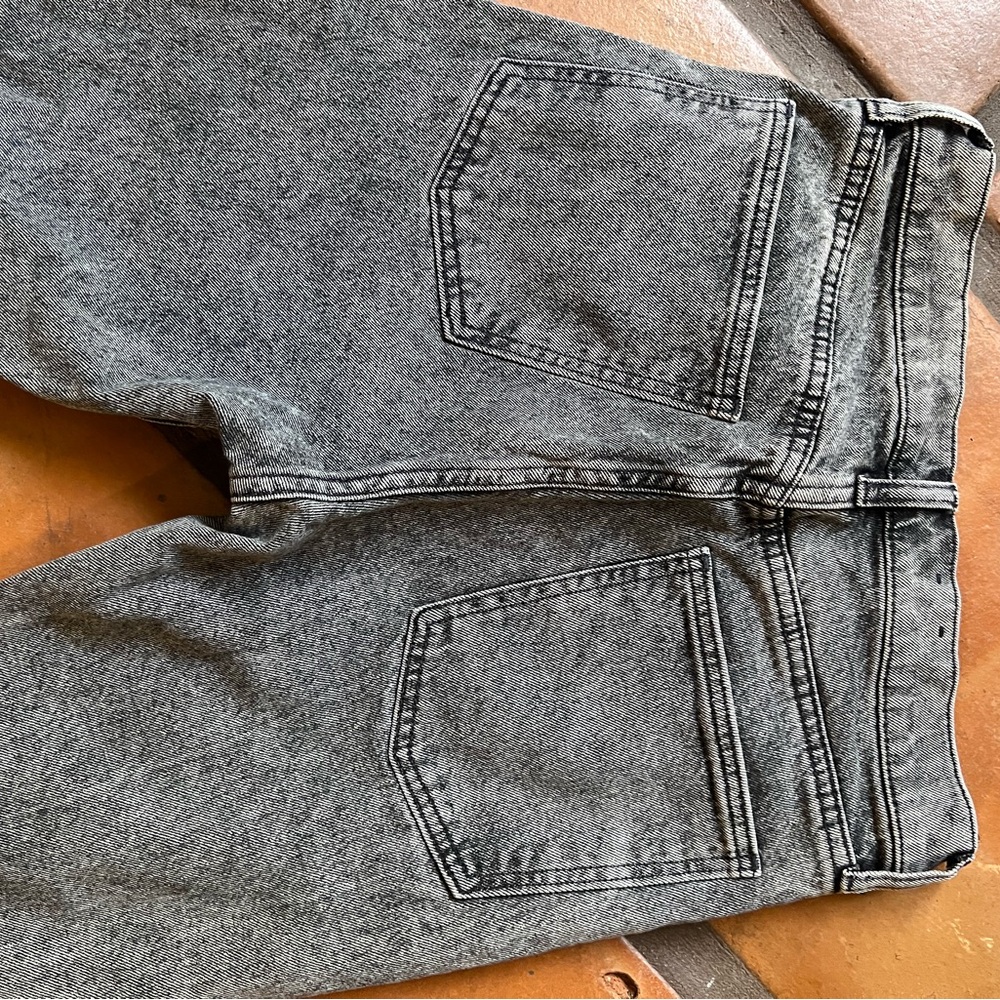 GAP Women’s Charcoal Relaxed Jeans